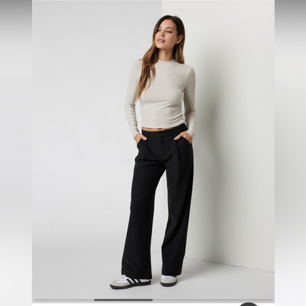 NWT elevation trouser vuori